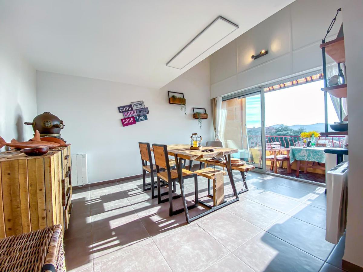 L'Odyssee Provencale, Un Duplex De Charme De 2 Chambres Au Pied Du Village Medieval De Bormes-Les-Mimosas, Offrant Des Prestations Haut De Gamme Et Une Superbe Vue Sur Le Massif Des Maures Ngoại thất bức ảnh