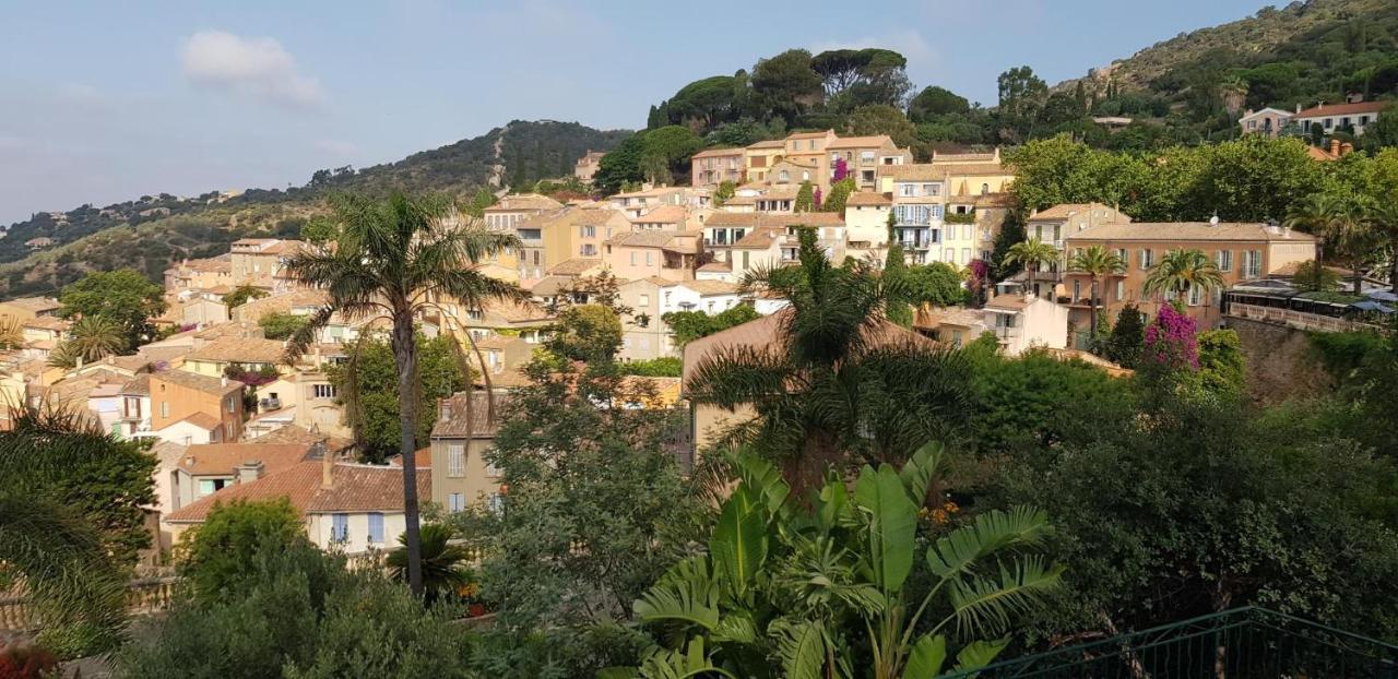 L'Odyssee Provencale, Un Duplex De Charme De 2 Chambres Au Pied Du Village Medieval De Bormes-Les-Mimosas, Offrant Des Prestations Haut De Gamme Et Une Superbe Vue Sur Le Massif Des Maures Ngoại thất bức ảnh